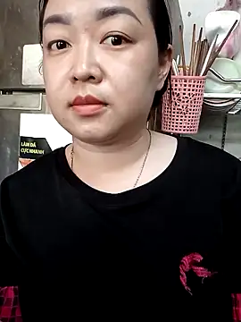 Snapshot of VyOanh2K chatting on February 2025 04:40:02 AM VyOanh2K online show from February 2025 04:40:02 AM