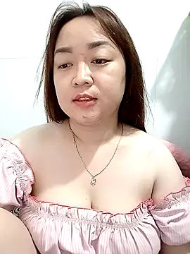 Snapshot of VyOanh2K chatting on February 2025 04:59:01 PM VyOanh2K online show from February 2025 04:59:01 PM