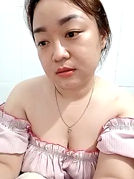Snapshot of VyOanh2K chatting on February 2025 04:26:01 PM VyOanh2K online show from February 2025 04:26:01 PM