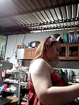 Snapshot of VyOanh2K chatting on February 2025 01:17:02 PM VyOanh2K online show from February 2025 01:17:02 PM
