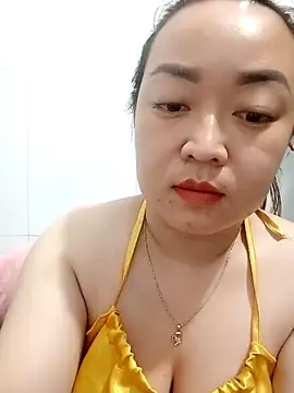 Snapshot of VyOanh2K chatting on March 2025 05:29:01 PM VyOanh2K online show from March 2025 05:29:01 PM