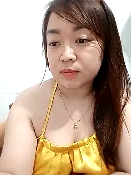 Snapshot of VyOanh2K chatting on March 2025 05:22:02 PM VyOanh2K online show from March 2025 05:22:02 PM