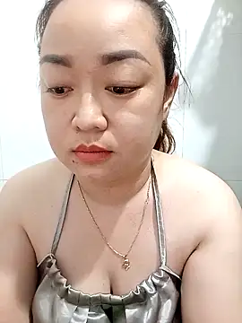Snapshot of VyOanh2K chatting on March 2025 04:11:02 PM VyOanh2K online show from March 2025 04:11:02 PM