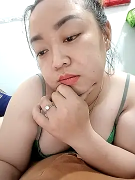 Snapshot of VyOanh2K chatting on March 2025 07:27:02 AM VyOanh2K online show from March 2025 07:27:02 AM
