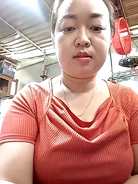 Snapshot of VyOanh2K chatting on March 2025 01:56:01 AM VyOanh2K online show from March 2025 01:56:01 AM
