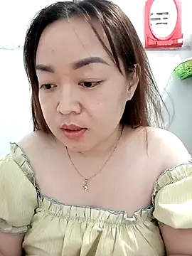 Snapshot of VyOanh2K chatting on March 2025 04:01:01 PM VyOanh2K online show from March 2025 04:01:01 PM