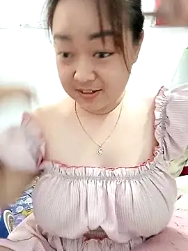 Snapshot of VyOanh2K chatting on March 2025 07:52:02 AM VyOanh2K online show from March 2025 07:52:02 AM