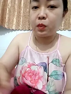 Snapshot of VyOanh2K chatting on September 2025 07:52:02 AM VyOanh2K online show from September 2025 07:52:02 AM