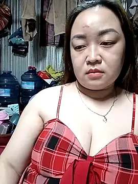 Snapshot of VyOanh2K chatting on September 2025 02:19:01 PM VyOanh2K online show from September 2025 02:19:01 PM
