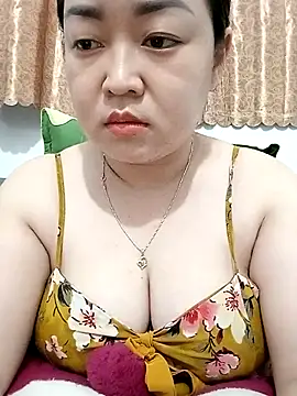 Snapshot of VyOanh2K chatting on September 2025 07:20:01 AM VyOanh2K online show from September 2025 07:20:01 AM