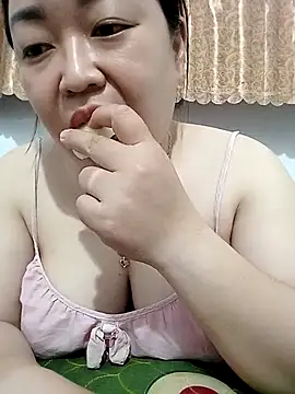 VyOanh2K online show from October 2025 02:57:02 PM