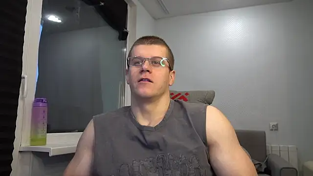 Snapshot of Bruno_Banani chatting on October 2025 03:41:01 PM Bruno Banani online show from October 2025 03:41:01 PM