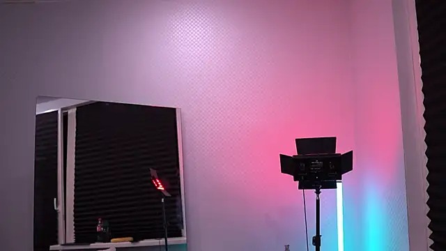 Snapshot of Bruno_Banani chatting on October 2025 05:50:02 PM Bruno Banani online show from October 2025 05:50:02 PM