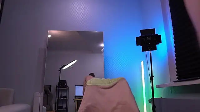 Snapshot of Bruno_Banani chatting on November 2025 04:19:02 PM Bruno Banani online show from November 2025 04:19:02 PM