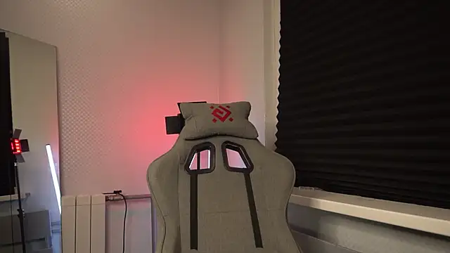 Snapshot of Bruno_Banani chatting on November 2025 04:40:02 PM Bruno Banani online show from November 2025 04:40:02 PM