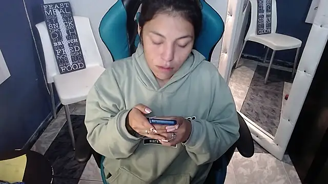 MartinaFonse online show from January 2025 02:04:02 AM