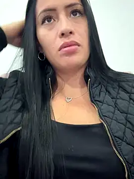 Sara luna  online show from October 2025 11:38:01 PM