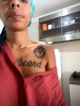 sammoura01 online show from November 2025 11:43:01 AM