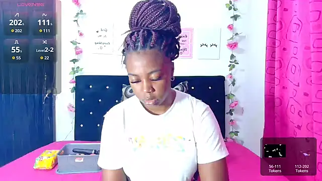 Snapshot of CiaraEbony chatting on October 2025 02:00:01 AM CiaraEbony online show from October 2025 02:00:01 AM