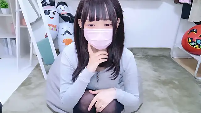 Snapshot of x-naru-x chatting on October 2025 02:09:01 PM x-naru-x online show from October 2025 02:09:01 PM