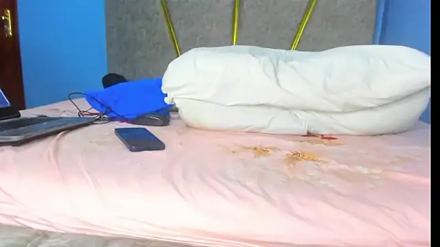 Pretty Shall online show from October 2025 03:34:01 PM