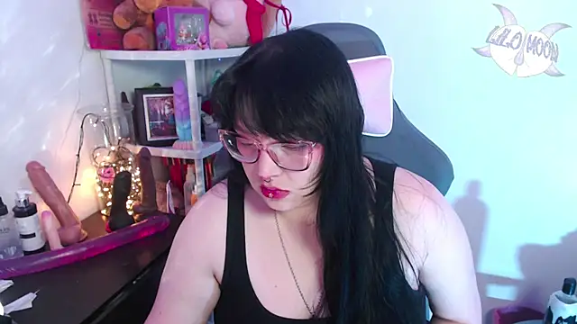 LiloMoon69 online show from December 2024 02:53:01 AM