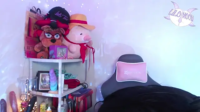LiloMoon69 online show from December 2024 05:48:02 AM