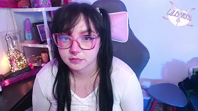 LiloMoon69 online show from December 2024 05:22:02 AM