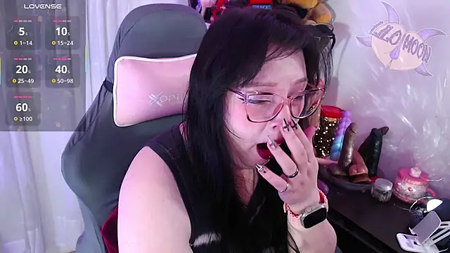 Snapshot of LiloMoon69 chatting on October 2025 01:19:01 PM LiloMoon69 online show from October 2025 01:19:01 PM