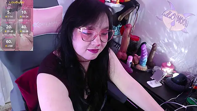 Snapshot of LiloMoon69 chatting on October 2025 02:18:01 PM LiloMoon69 online show from October 2025 02:18:01 PM