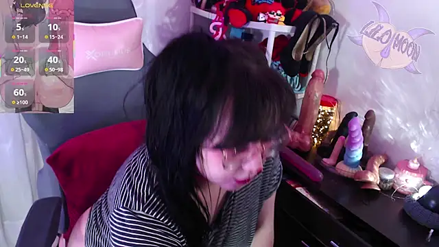 Snapshot of LiloMoon69 chatting on October 2025 05:02:02 PM LiloMoon69 online show from October 2025 05:02:02 PM