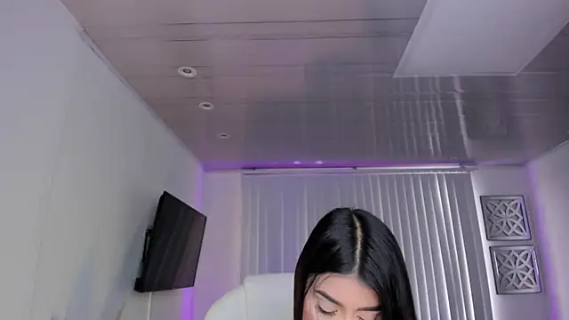 amelie jhons online show from December 2024 07:38:02 PM