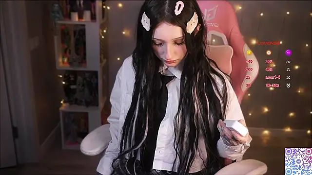 Snapshot of hikmurr chatting on November 2025 06:10:01 PM hikmurr online show from November 2025 06:10:01 PM