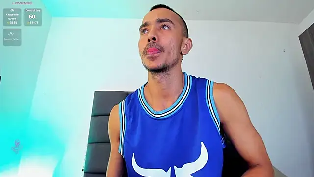 Snapshot of steven_hott8 chatting on November 2025 05:02:01 PM steven hott8 online show from November 2025 05:02:01 PM