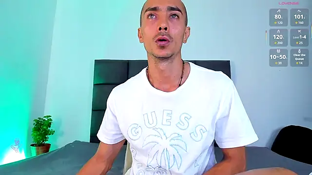 Snapshot of steven_hott8 chatting on December 2025 04:11:01 PM steven hott8 online show from December 2025 04:11:01 PM