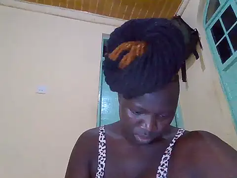Prety petty online show from February 2025 07:35:01 PM