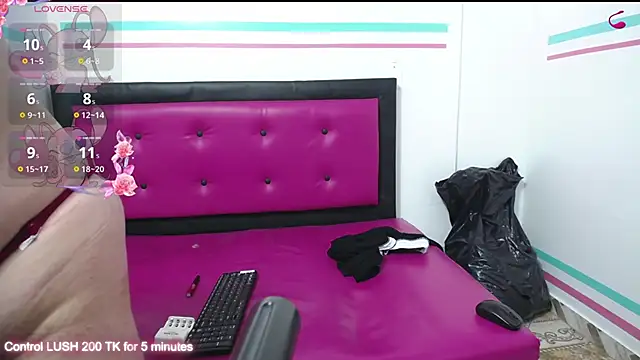 Snapshot of kambelroche chatting on September 2025 11:44:02 AM kambelroche online show from September 2025 11:44:02 AM