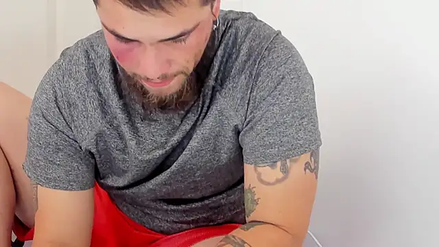 Snapshot of Beard_xox chatting on November 2025 08:31:01 PM Beard xox online show from November 2025 08:31:01 PM