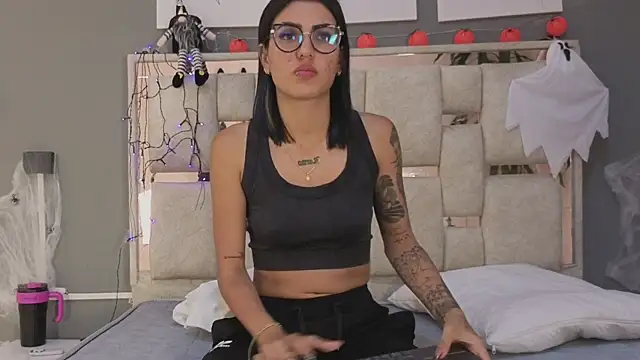 Snapshot of Saraa_lov chatting on October 2025 03:14:01 AM Saraa lov online show from October 2025 03:14:01 AM