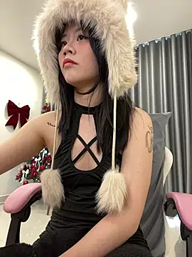 Snapshot of -rosiie- chatting on December 2024 02:15:02 AM -rosiie- online show from December 2024 02:15:02 AM