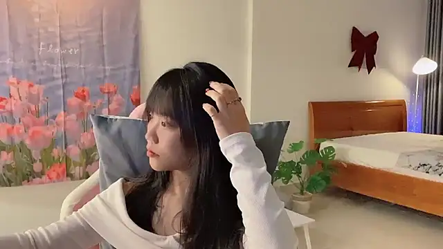 Snapshot of -rosiie- chatting on March 2025 02:34:02 PM -rosiie- online show from March 2025 02:34:02 PM