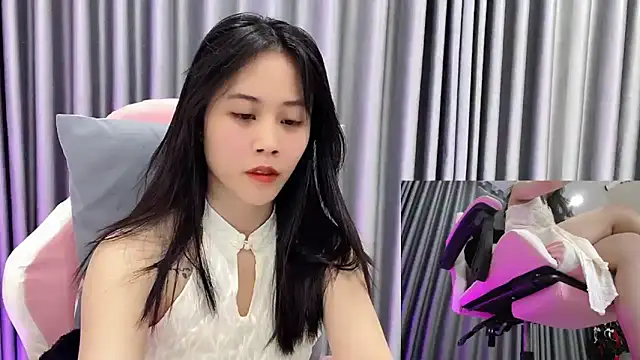 Snapshot of -rosiie- chatting on March 2025 02:25:02 AM -rosiie- online show from March 2025 02:25:02 AM