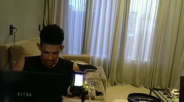 RenziTatte online show from March 2025 10:02:02 PM