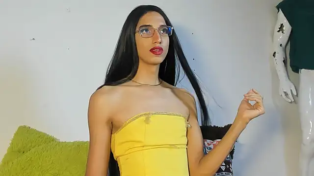 Snapshot of CharlotteLauren chatting on September 2025 11:51:02 PM CharlotteLauren online show from September 2025 11:51:02 PM