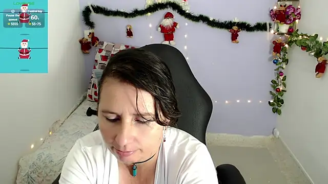 victoria jones online show from December 2024 04:40:02 PM