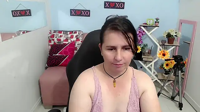 victoria jones online show from October 2025 02:26:02 PM