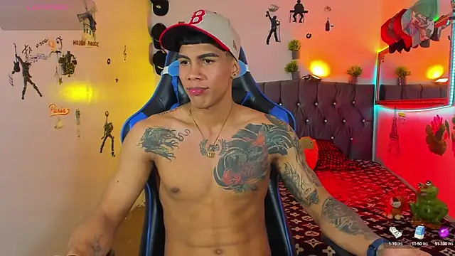 Snapshot of Damian_latinxxx chatting on September 2025 03:32:01 AM Damian latinxxx online show from September 2025 03:32:01 AM