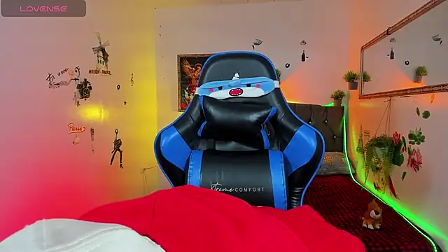 Snapshot of Damian_latinxxx chatting on October 2025 03:05:02 AM Damian latinxxx online show from October 2025 03:05:02 AM