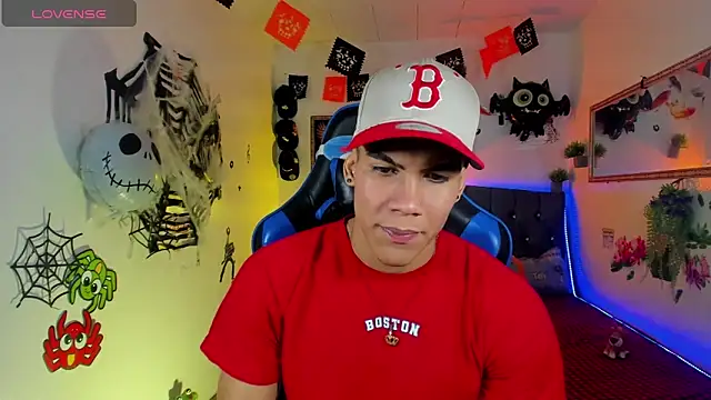 Snapshot of Damian_latinxxx chatting on October 2025 03:05:01 AM Damian latinxxx online show from October 2025 03:05:01 AM