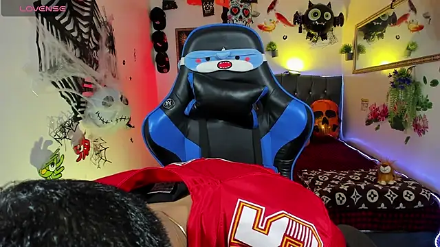 Snapshot of Damian_latinxxx chatting on October 2025 03:09:02 AM Damian latinxxx online show from October 2025 03:09:02 AM